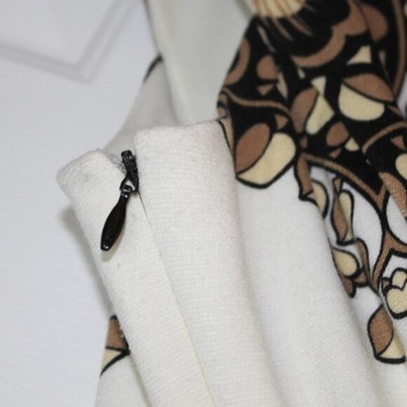 London Times Woman's Size 10 Form Fitted Stretch Casual Off White Midi Dress - Picture 3 of 3